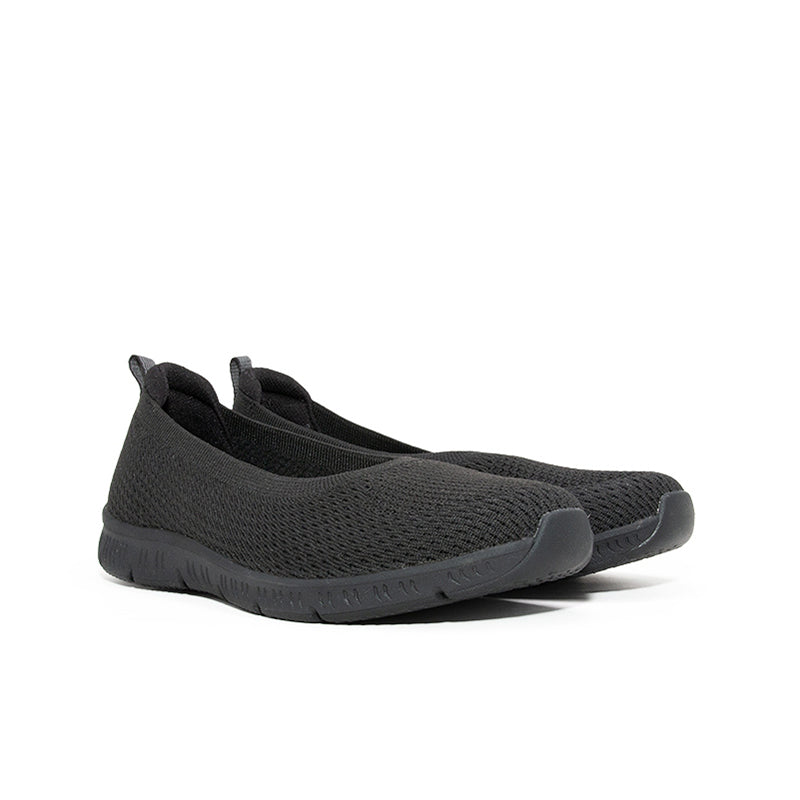 Women's black mesh slip-on sneaker front view with padded collar