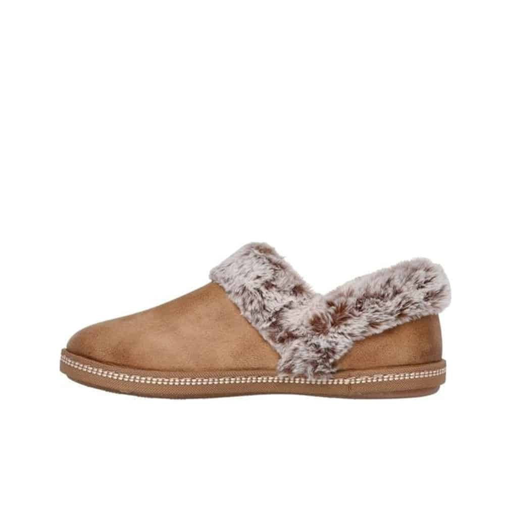 Women's chestnut leather slippers with light gray faux-fur crossover