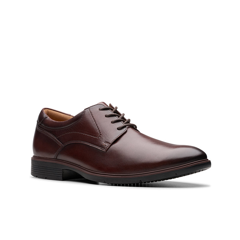 Men's oxblood leather lace-up business shoe with plain cap toe and low block heel