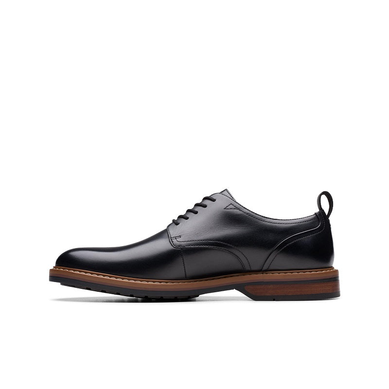 Clarks men's leather lace-up business shoes, black with lace-up front and low heel