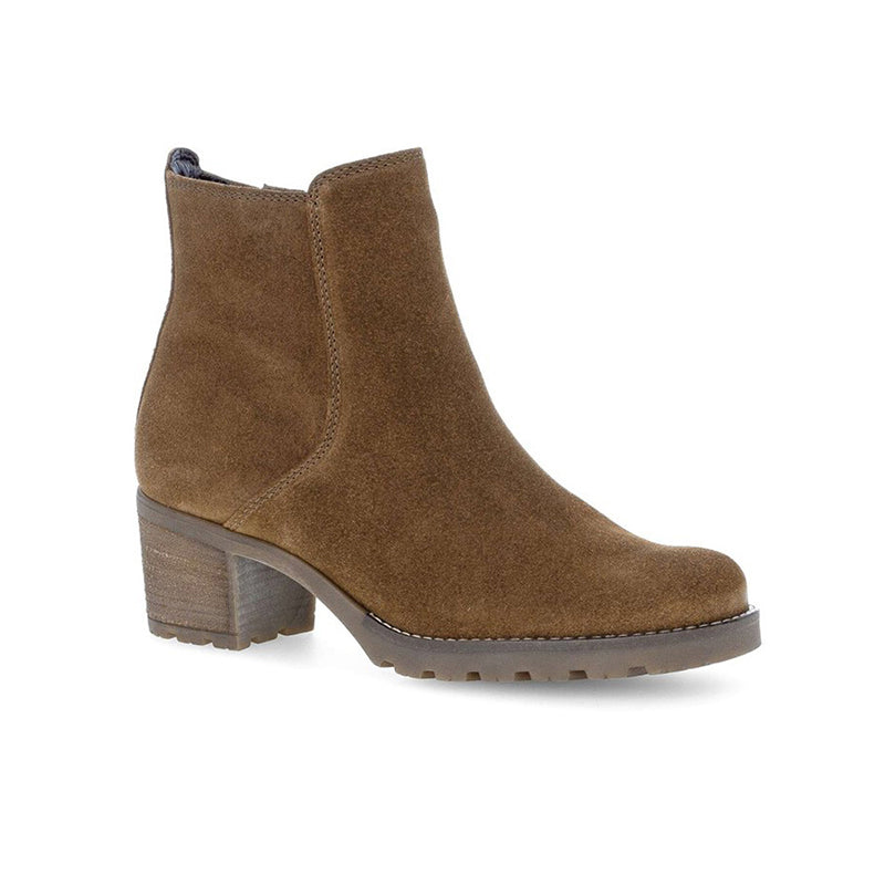 Brown suede ankle boots with elastic gore and block heel