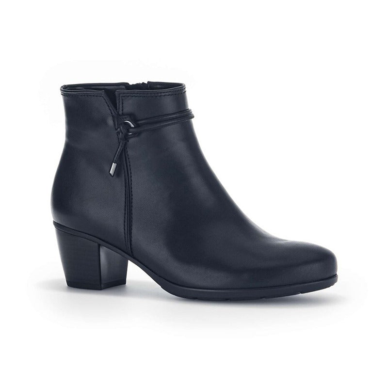 Women¡¯s leather heeled ankle boots in dark navy with side zip and square block heel