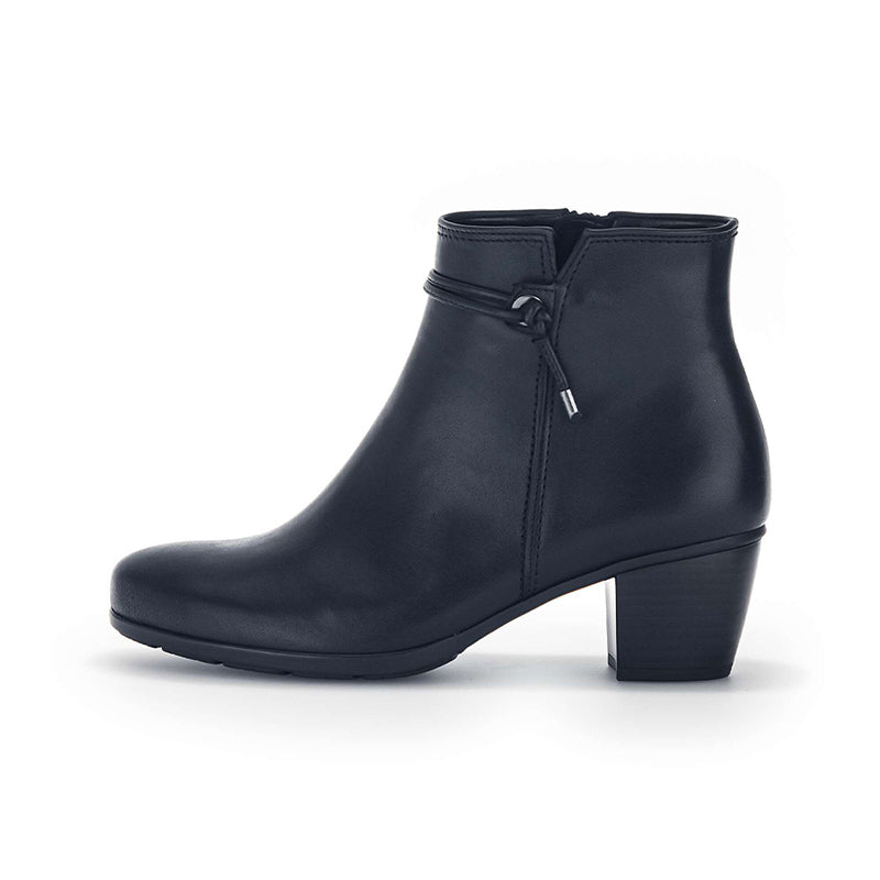 Women¡¯s dark navy leather ankle boots with side zip and mid-height square block heel