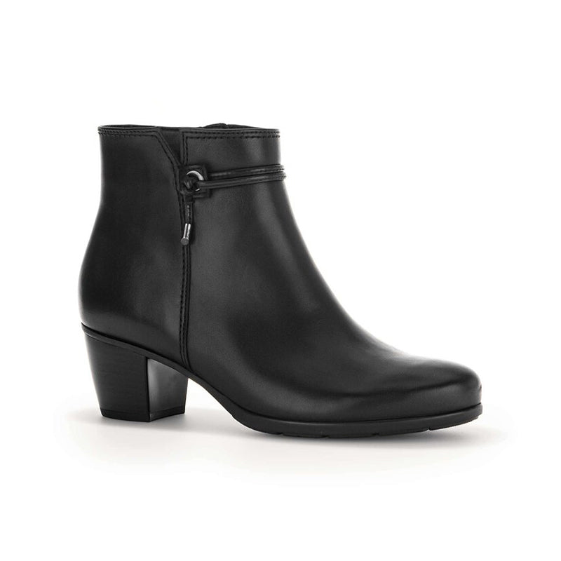 Women¡¯s black leather heeled ankle boots with side zip and square block heel