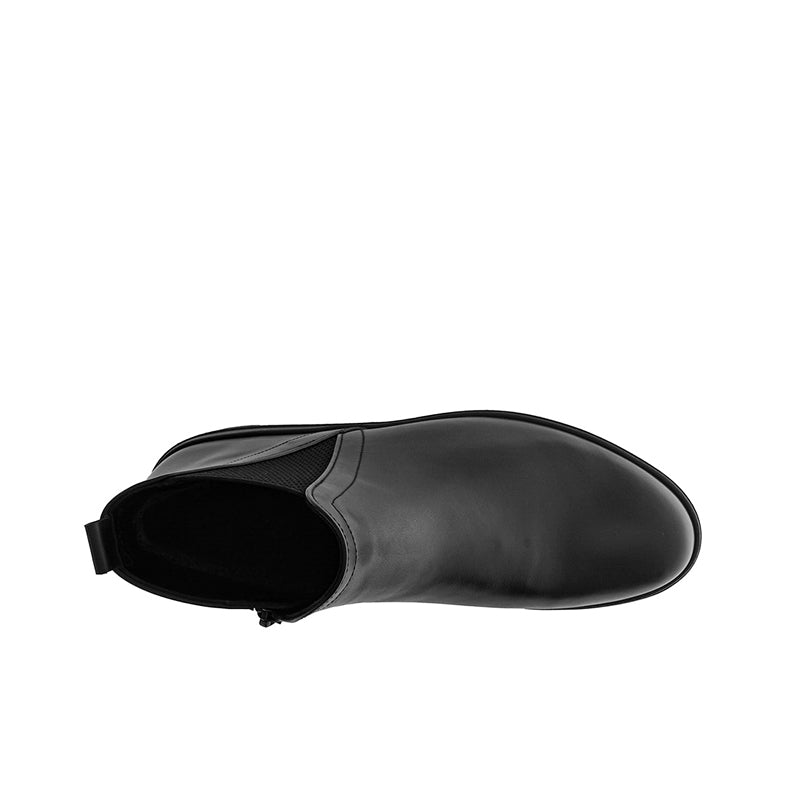 Black leather chelsea boot with pull tab and rounded toe
