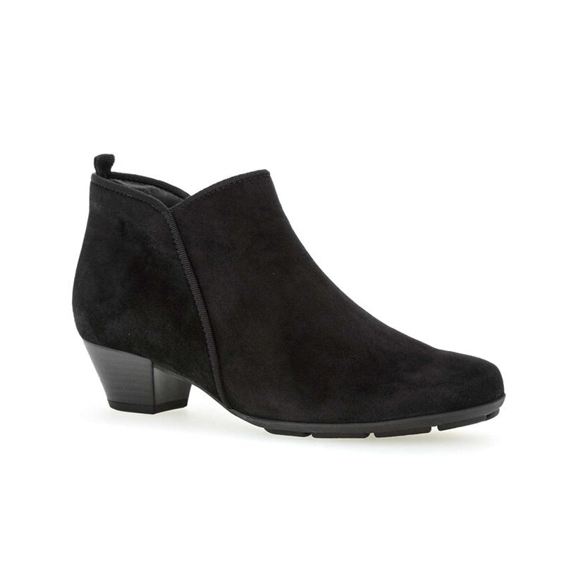 Black suede ankle boots with block heel and side pull tab