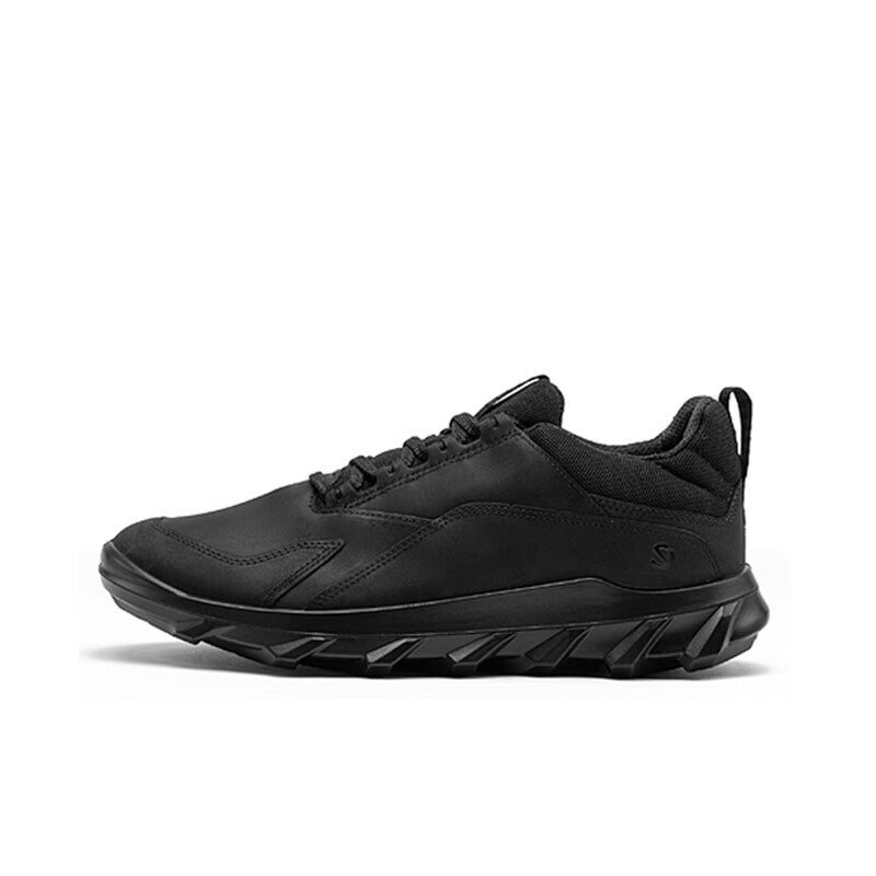 Black men’s outdoor trainers with lace-up upper and chunky rubber outsole