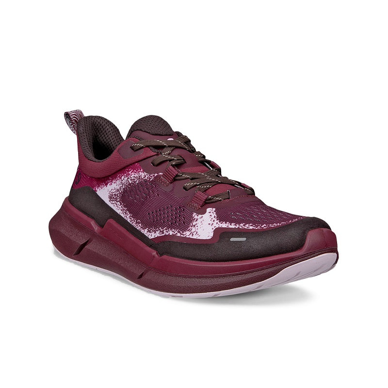 Women’s leather sneakers in dark red with lace-up closure and chunky rubber sole