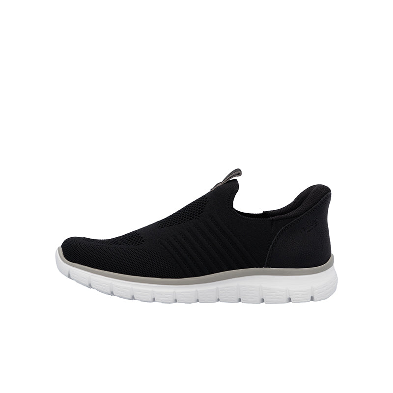 Men's low-top slip-on sneakers in black, knit upper, cushioned collar, white sole