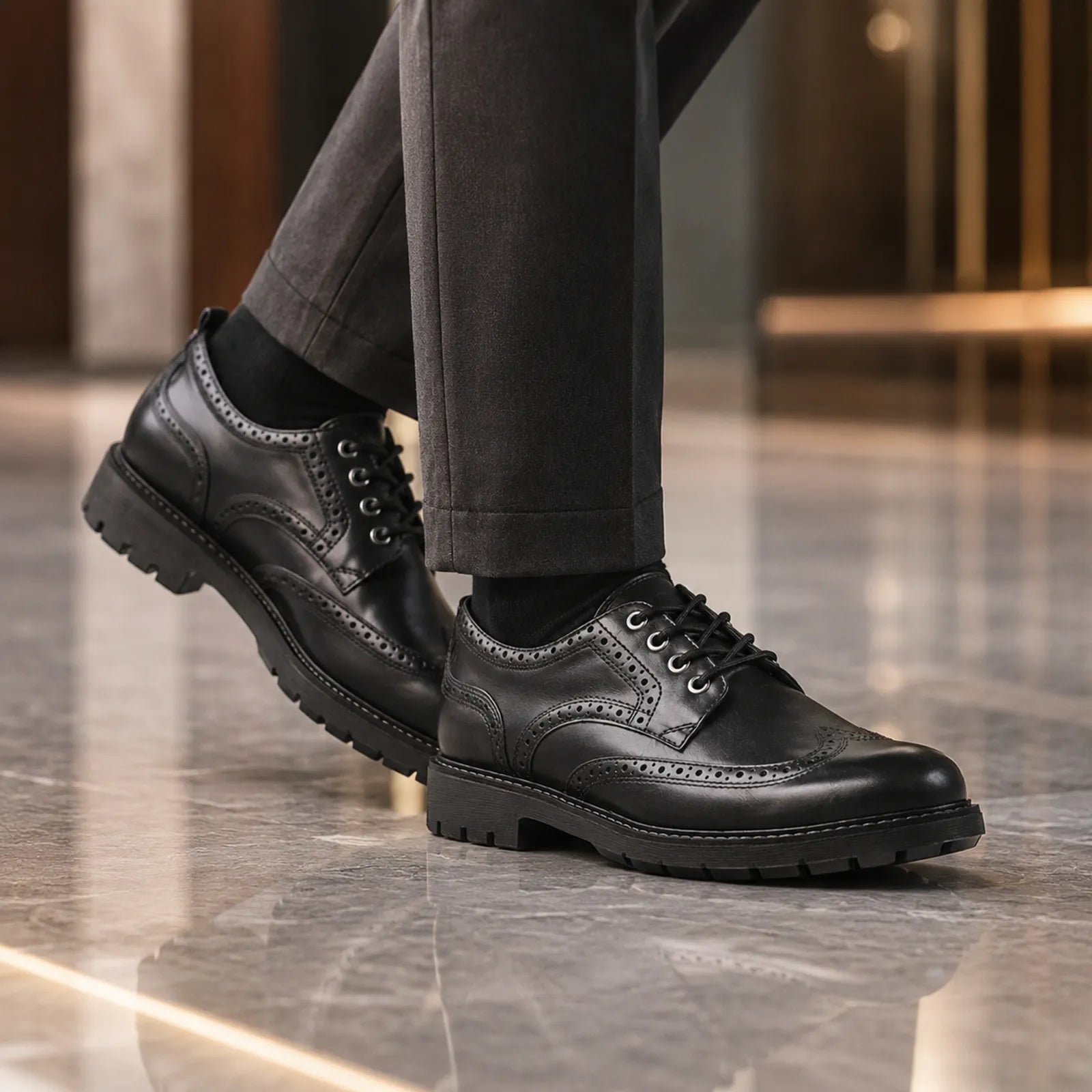 Clarks Batcombe Far men’s leather business shoes, black, lace-up brogue with rugged outsole