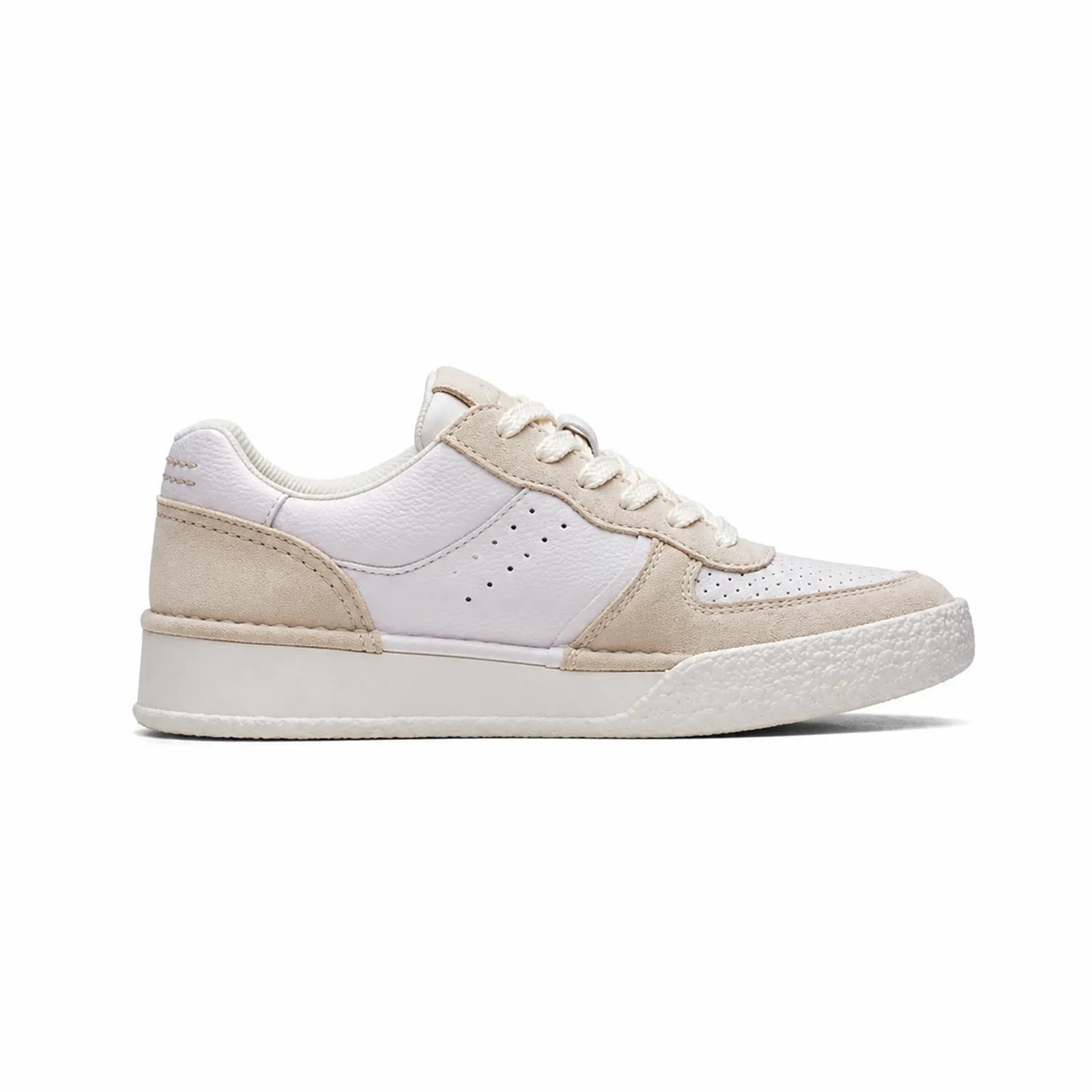 Women’s sneakers in white and tan with lace-up and perforated toe panel