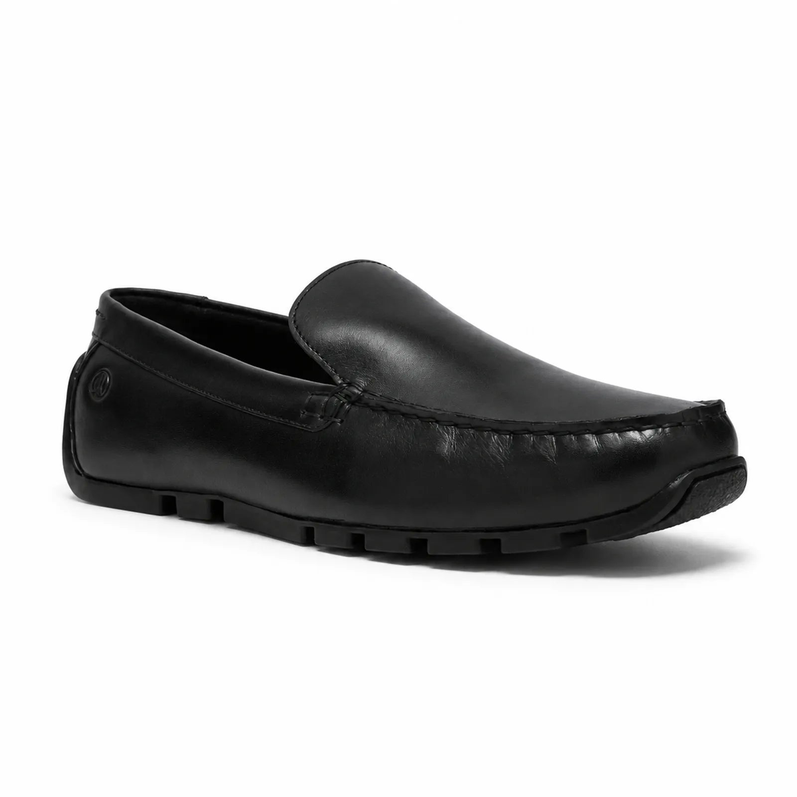 Clarks Corsley Plain men's black leather loafers with flexible sole and everyday comfort design
