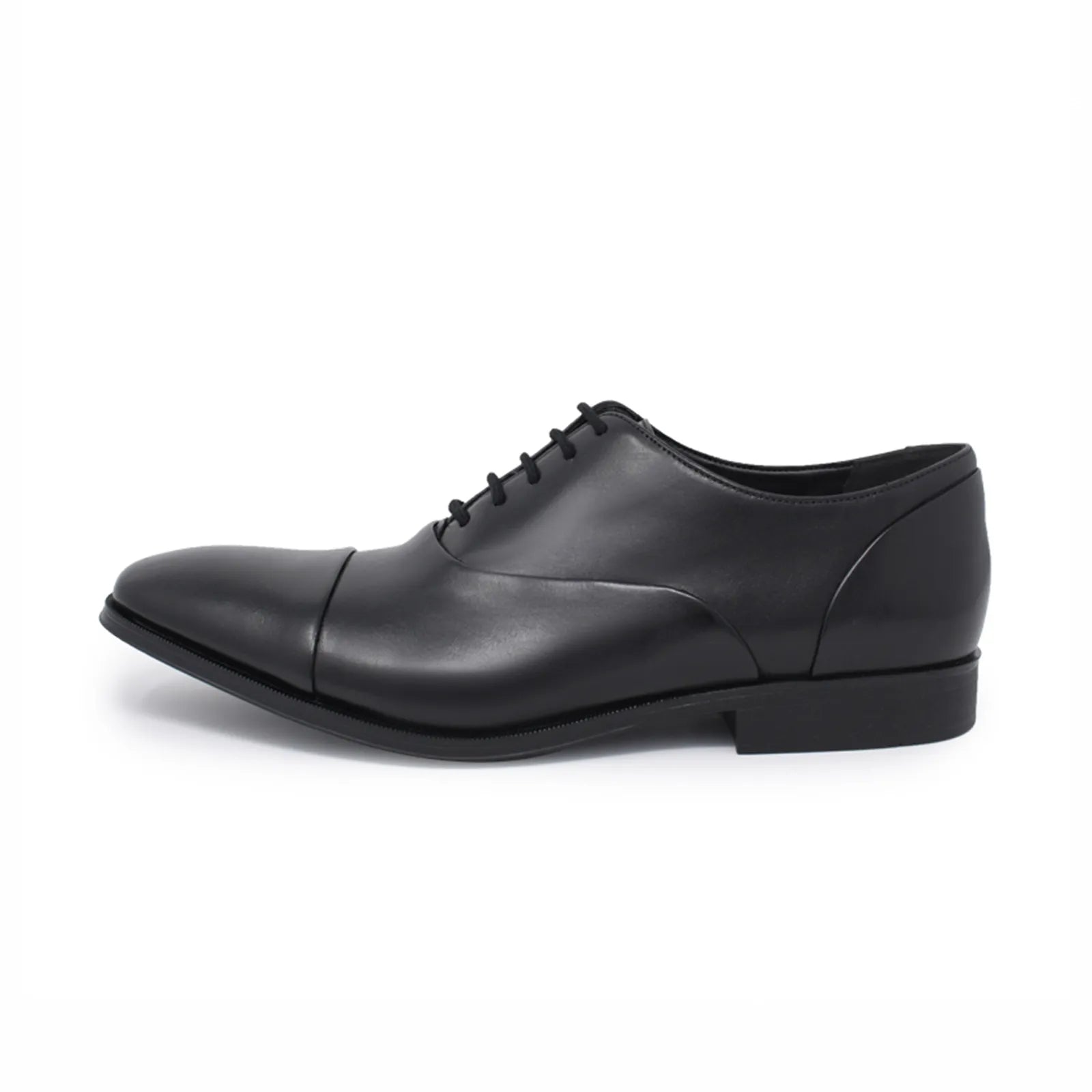 Black leather lace-up oxford-style shoes with smooth finish and cap toe