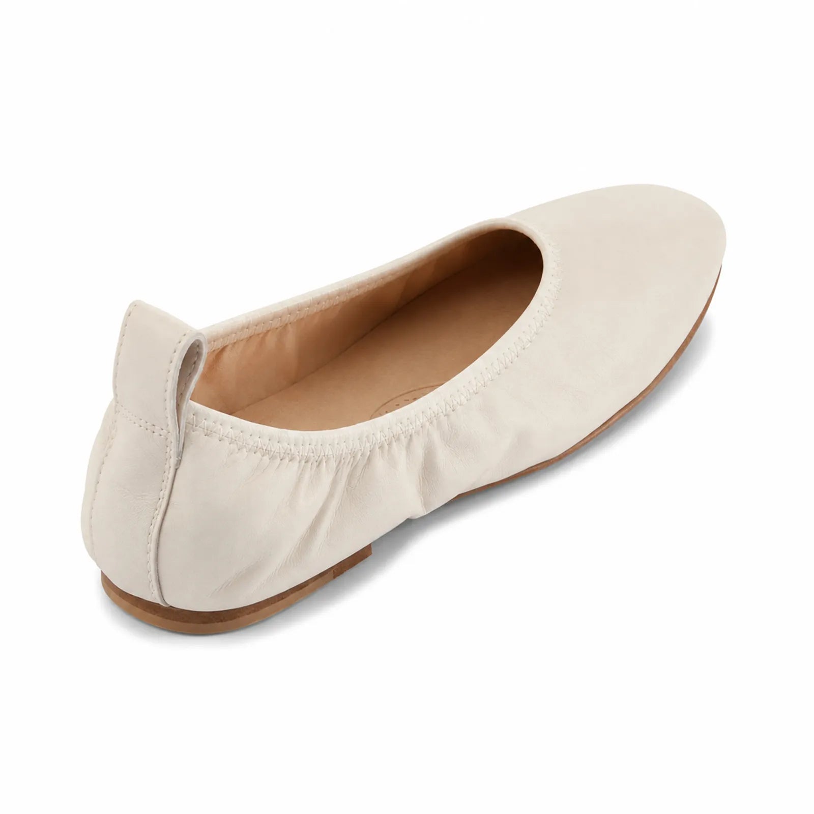 White leather ballet flats, rounded toe and elasticized topline