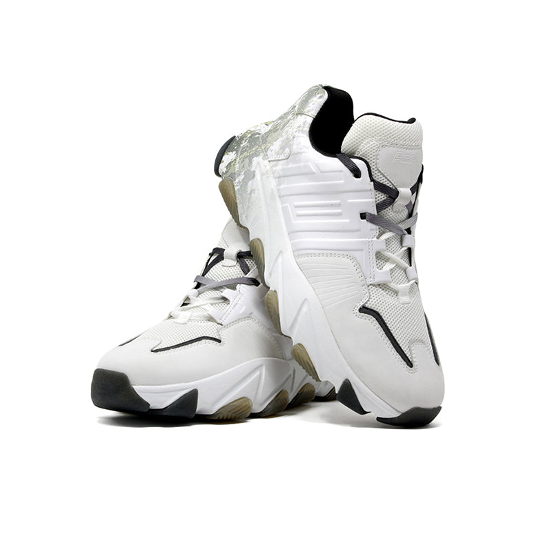 Women’s white leather running sneakers with black tongue lining and lace-up front