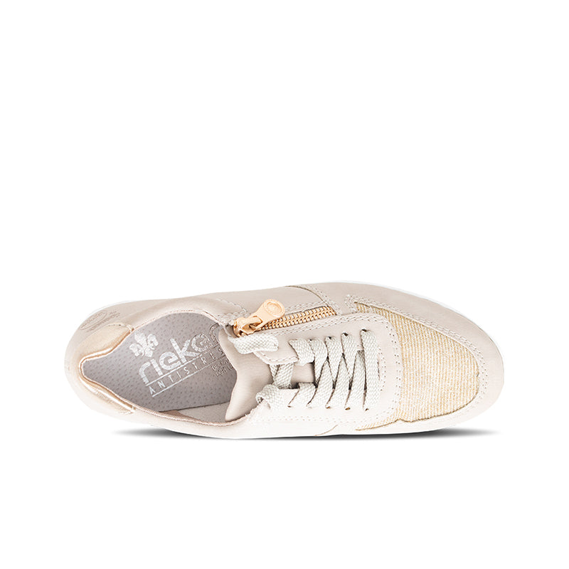 Light beige lace-up sneaker with logo patch and stitched quarter detail