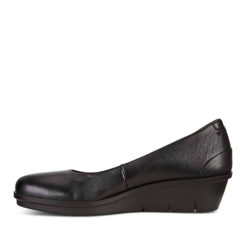 Ecco Skyler. Premium black lesther loafers.