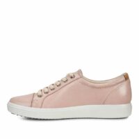 Ecco Soft 7. Premium pink leather shoes.