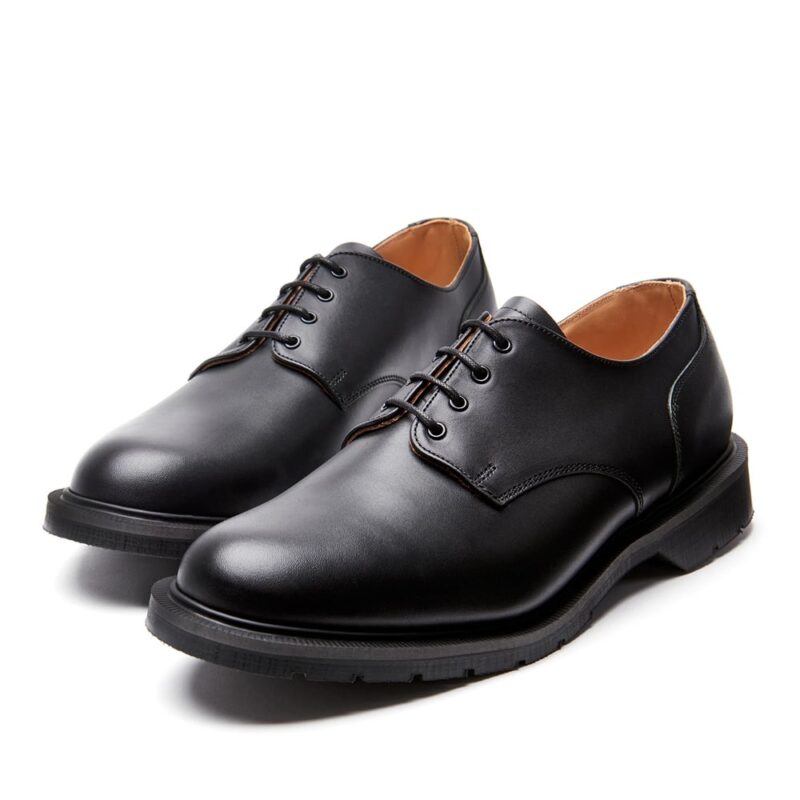 SOLOVAIR Black 4 Eye Gibson Shoe. Upper made from quality leather