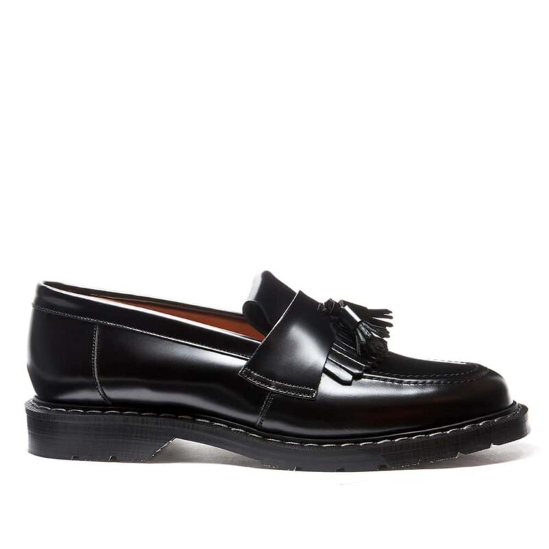 SOLOVAIR Black Hi-Shine Tassel Loafer