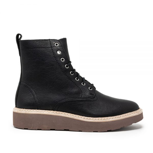 clarks trace pine black